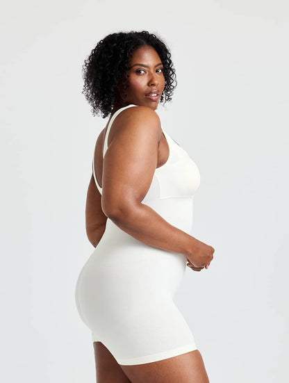 Enterizo moldeador con escote recto