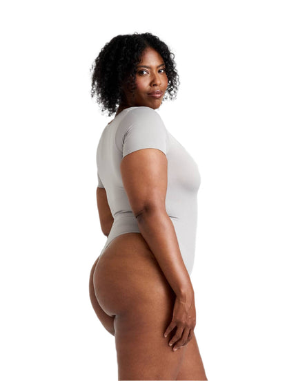 Body con tanga y escote cuadrado