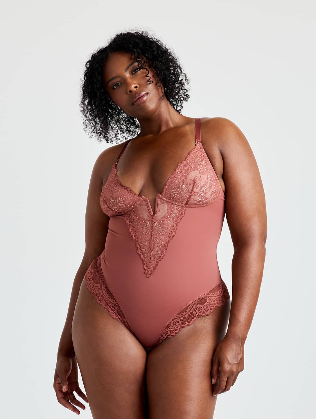 Body de encaje con cuello en V